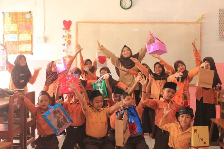 Guru Berpengalaman & Profesional